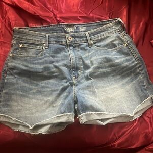 Levi’s High Rise Shorts